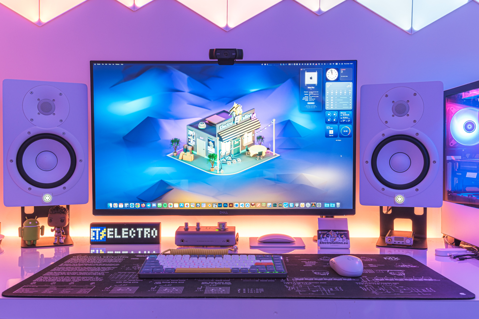Nuforms Dream Desk Setup
